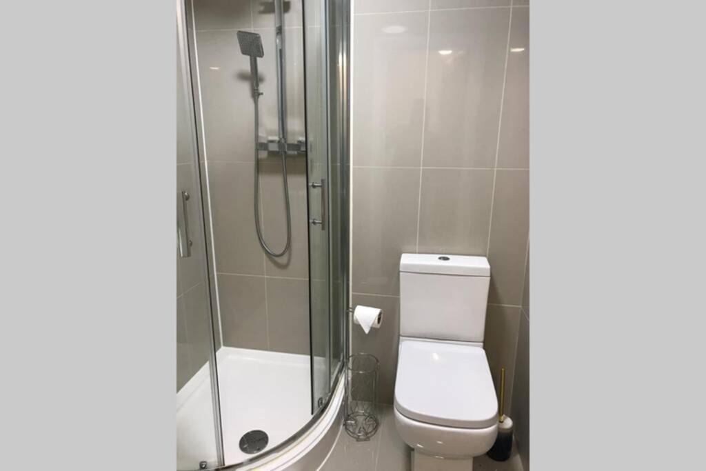Marie'S Serviced Apartments- 2 Bedroom City Stay Бедфорд Екстериор снимка