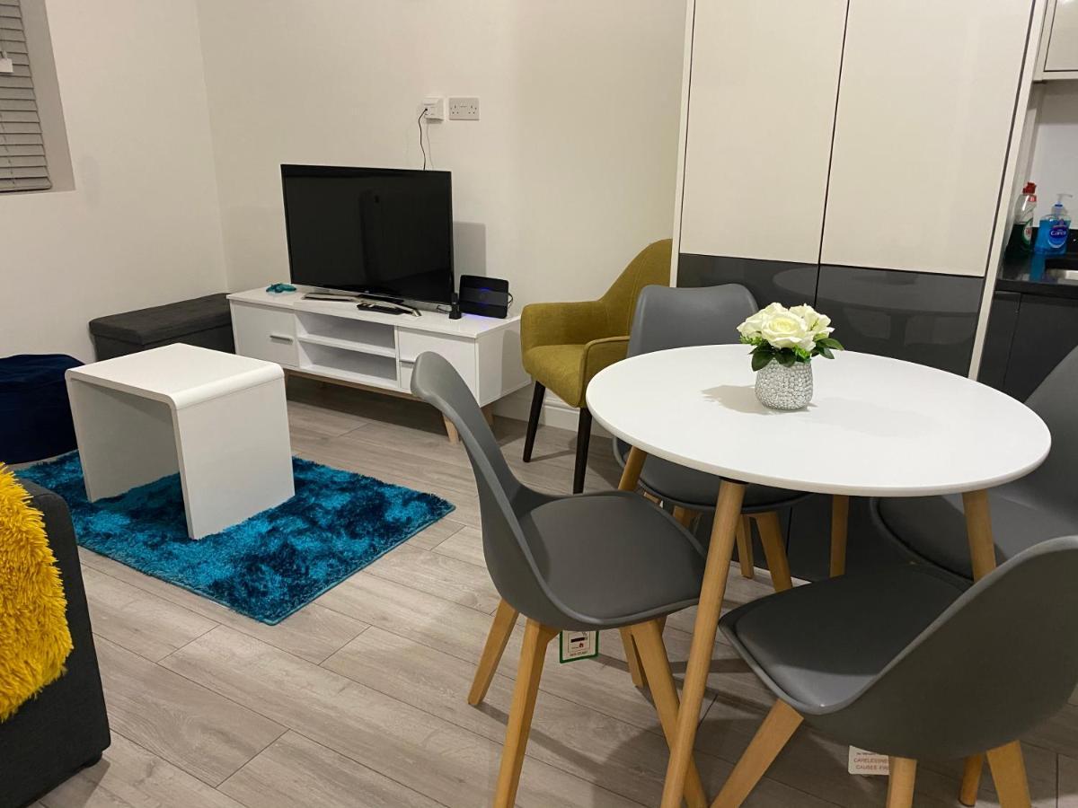 Marie'S Serviced Apartments- 2 Bedroom City Stay Бедфорд Екстериор снимка