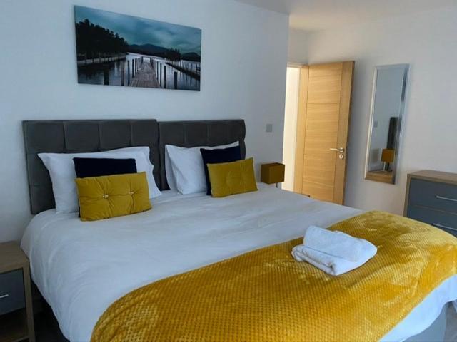 Marie'S Serviced Apartments- 2 Bedroom City Stay Бедфорд Екстериор снимка